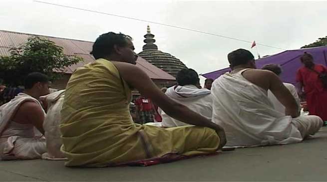 असम: कामख्या अम्बुवासी मेला शुरू, दुर्गा सतपती पाठ की आवाज़ से गूँज उठा मंदिर