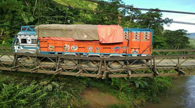 मणिपुर का बराक पुल टूटा