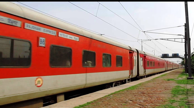असम आने वाली राजधानी समेत कई ट्रेनें रद्द  