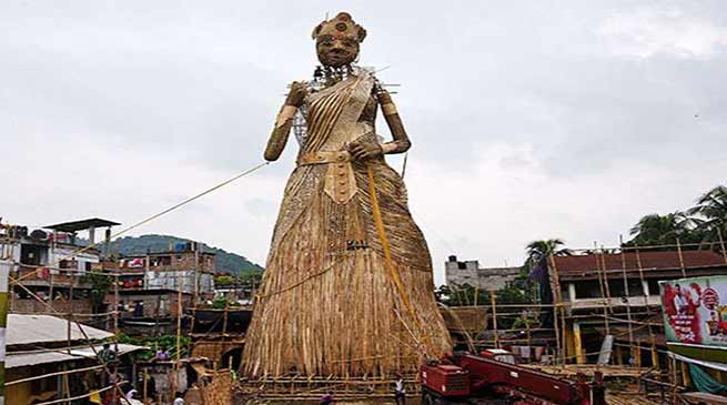 असम- गुवाहाटी में बनी दुनिया की सब से ऊंची दुर्गा की प्रतिमा