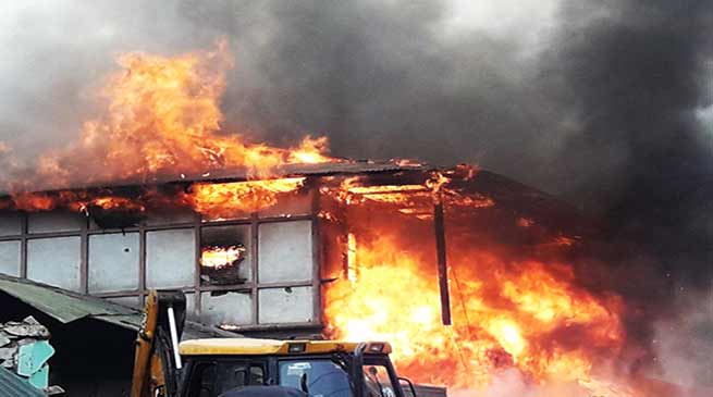 अरुणाचल: दिरांग में भीषण आग, 50 घर स्वाहा