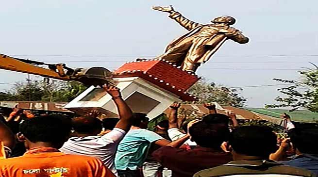 त्रिपुरा: बीजेपी के जीत के बाद हिंसा का दौरा, लेनिन की मूर्ति गिराई गई