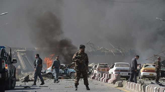 दो धमाकों से काबुल दहला, 8 पत्रकार समेत 25 की मौत