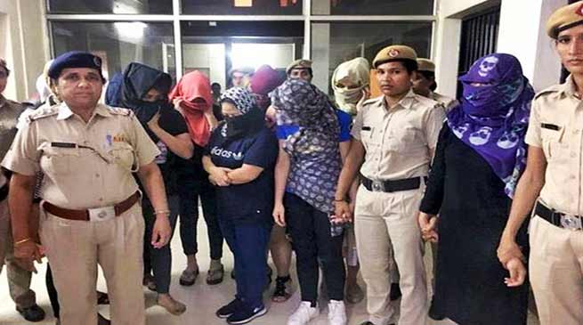 गुड़गांव- स्‍पा सेंटर से देह व्‍यापार के आरोप में, 5 विदेशी सहित 15 लोग गिरफ्तार