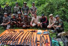 असम के जंगल से सेना और पुलिस ने भारी मात्रा में हथियार और गोला-बारूद बरामद किया 