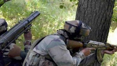कश्मीर में पुलिस पार्टी पर आतंकी हमला, 6 पुलिसकर्मी शहीद