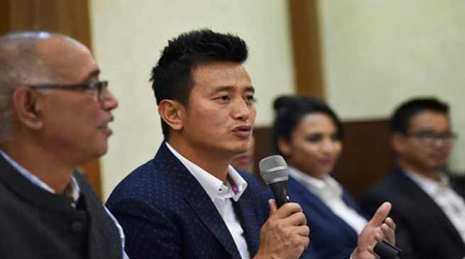  बाइचुंग भूटिया ने बनाई 'हमरो सिक्किम', राज्य की राजनीति में आया भूँचाल