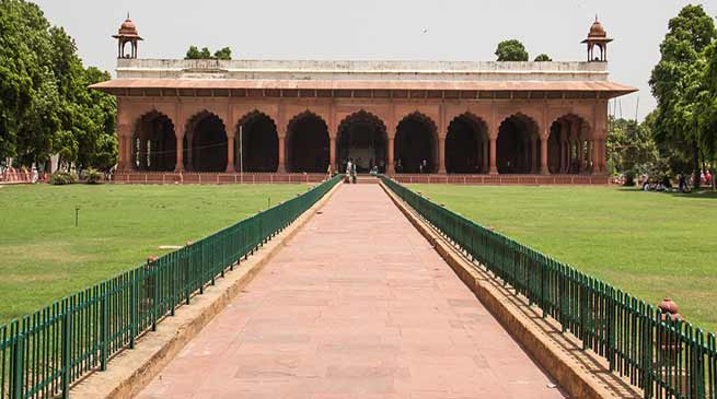 दिल्ली के लाल किला को डालमिया समूह ने लिया गोद