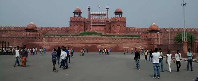 दिल्ली के लाल किला को डालमिया समूह ने लिया गोद