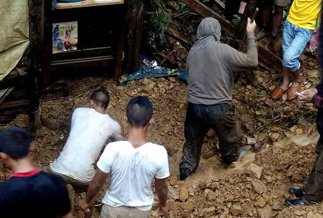 मणिपुर: लैंडस्लाईड में 5 बच्चों समेत 9 की मौत 