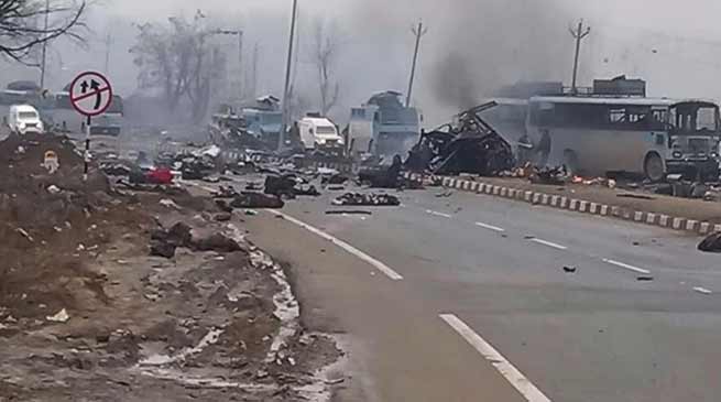 कश्मीर में आतंकी हमला: 18 CRPF जवान शहीद- LIVE UPDATE