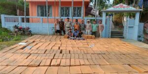 Assam-Tripura सीमा पर Karimganj Police ने 2 करोड़ रुपये की 33,000 cough syrup की बोतलें जब्त की