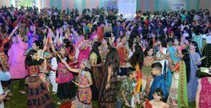 असम: तेजपुर में चेतना लेडीज क्लब द्वारा रंगारंग डांडिया उत्सव