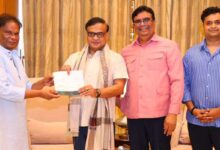 असम के उद्योगपति रतन शर्मा ने मुख्यमंत्री राहत कोष में दिए 15 लाख रुपये